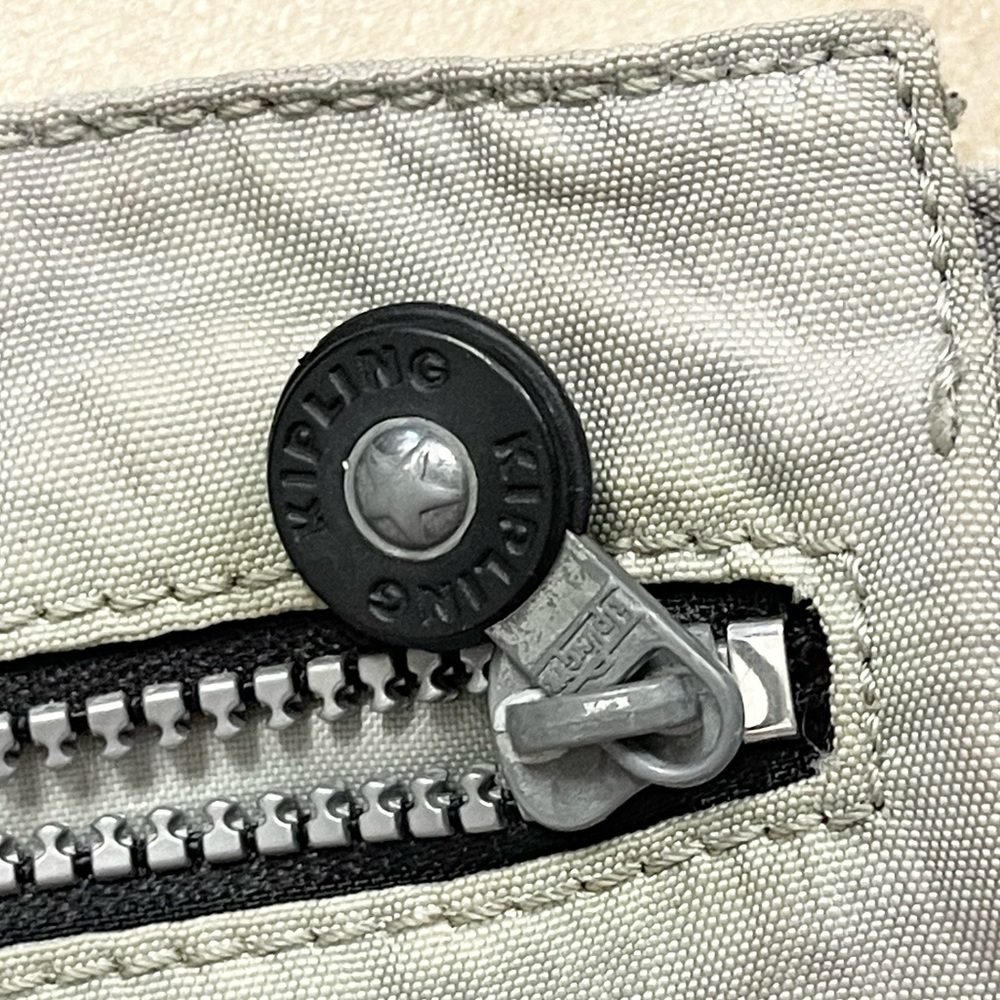 Cute Kipling gray tie dye fanny pack! - Picture 4 of 9